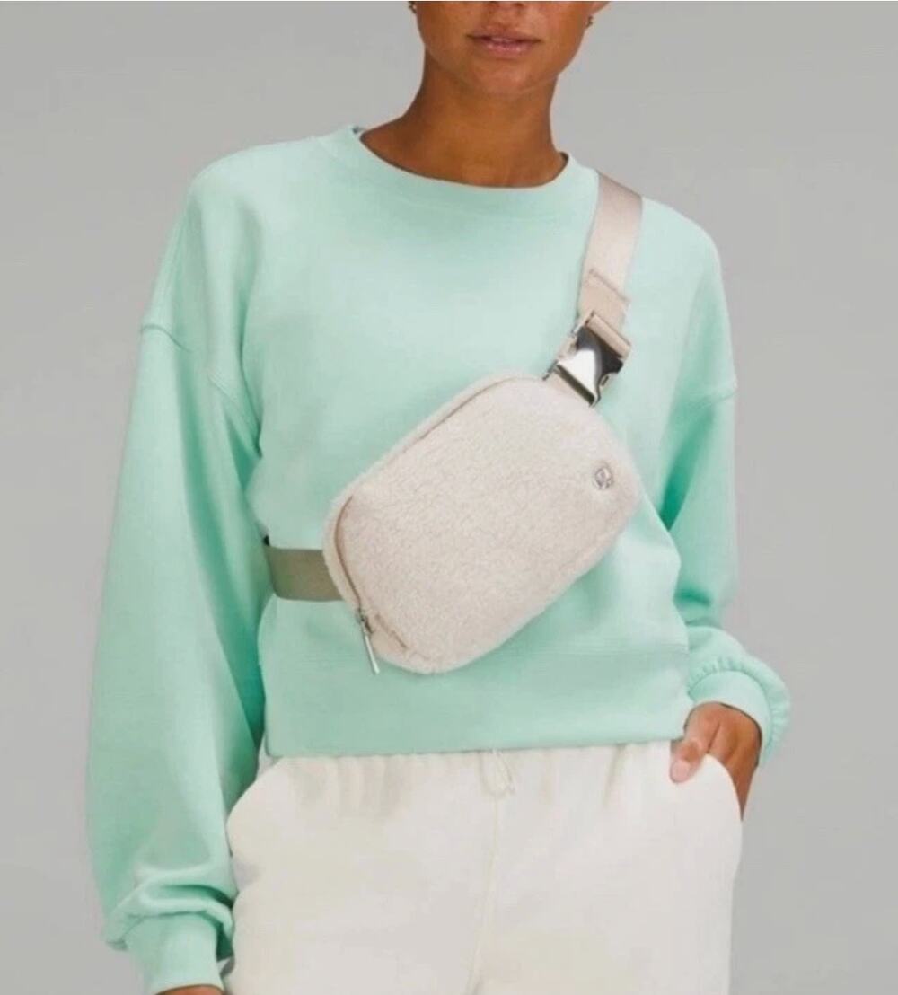 Lululemon Everywhere Belt Bag Natural Ivory Trench Fleece 1L
